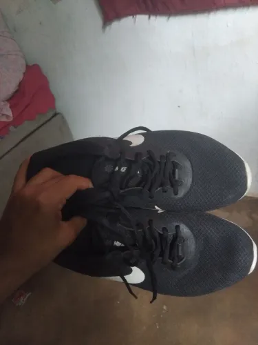 Vendo esse sapato por necessidade mermo sapato todo ótimo, mau uso ele e esta no preço