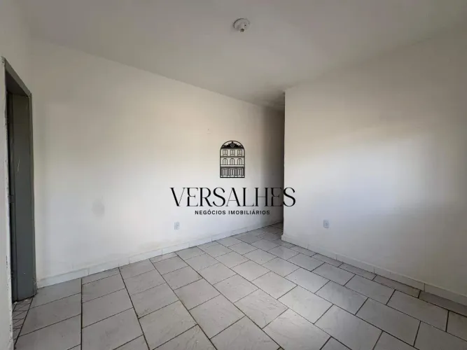 Casa 02 para alugar com 02 quartos, 01 banheiros, 01 vaga de garagem, com 70m², - Bairro L