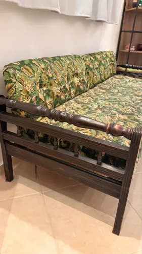 Sofá madeira maciça