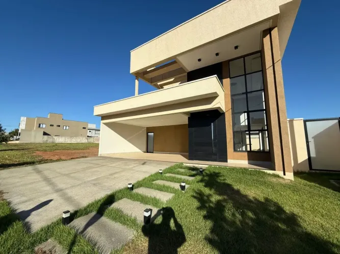 Casa Térrea de Alto Padrão com 3 Suítes no Condomínio Fechado Parqville Jacarandá