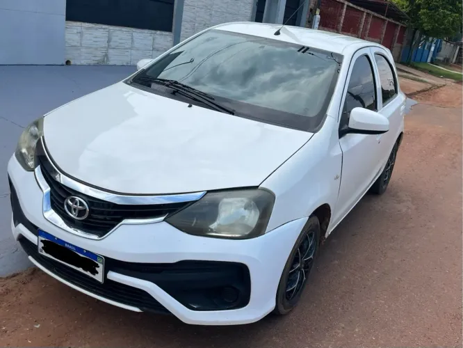 Toyota Etios X 1.3 Flex 16V 5P Mec. 2014