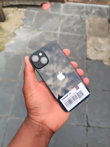 Vendo iPhone 14 128gb na cor preto meia noite