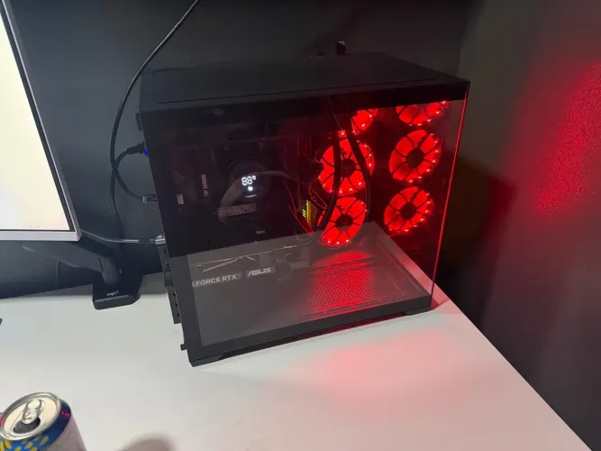 Pc gamer Rtx 5060 + monitor 200 hz