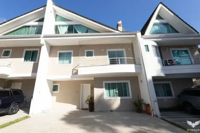 Casa em condominio em SANTA FELICIDADE com 160m²