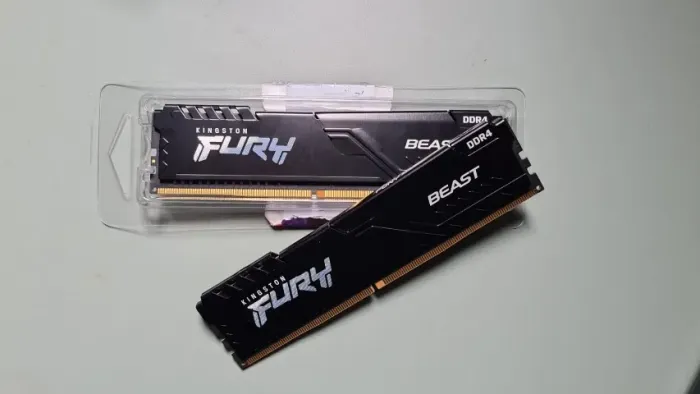 Memória Kingston Fury 16 GB DDR4 2666MHz (2 × 8 GB)