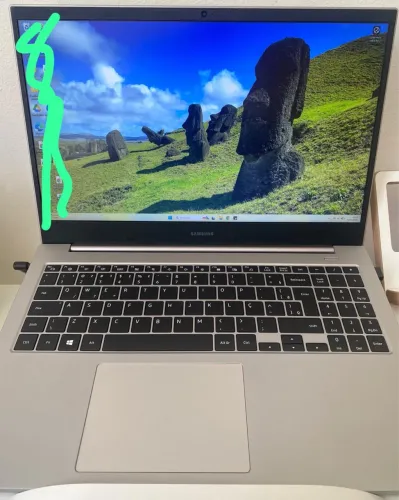 VENDO NOTEBOOK SAMSUNG 12 GB DE RAM 256GB SSD