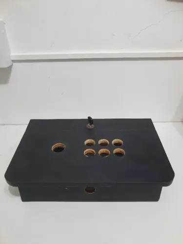 bancada controle arcade ( somente a caixa de compensado na formica com os furos ).