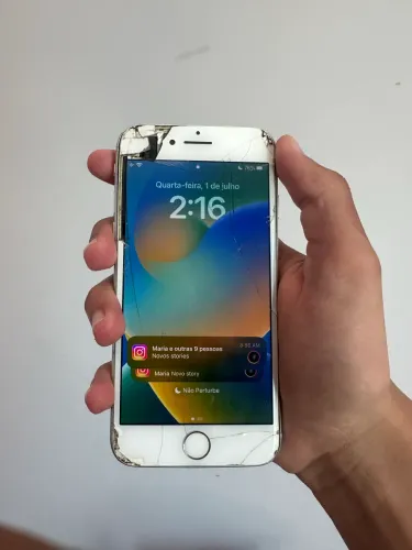 iPhone 8 | Funcionando com ressalva na câmera