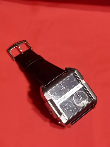 Lindo relógio de pulso masculino Diesel Super Bad Ass, modelo DZ7208. 