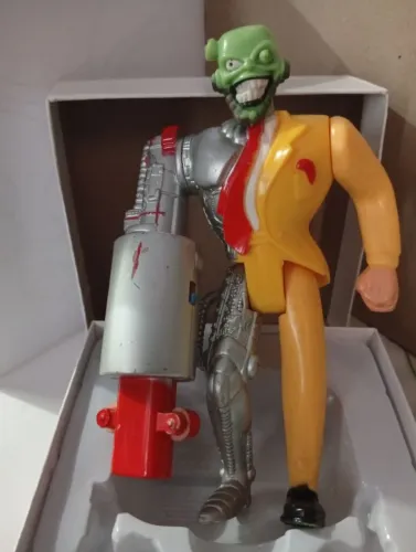 Boneco Máskara Ciborgue da Toy Island, lançado nos anos 90