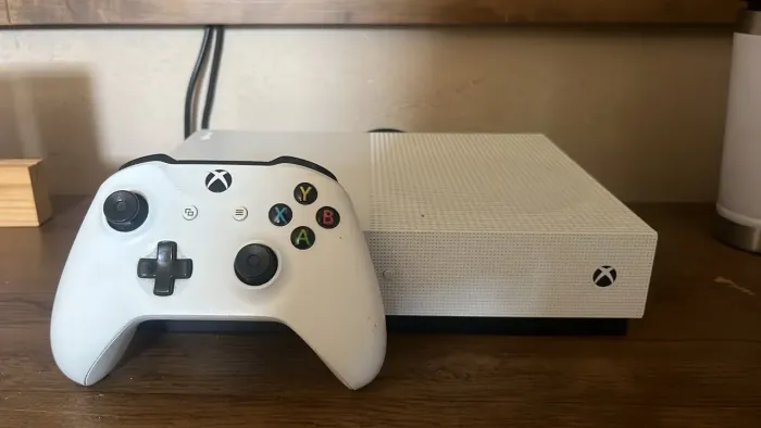 Xbox one s 1050