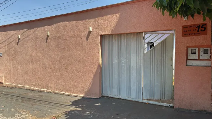 Casa com lote amplo de 230m² escriturado no Real Conquista ótima oportunidade!
