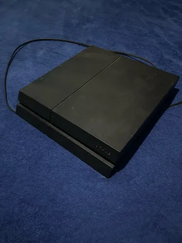 PS4 e conta com mais de 50 jogos