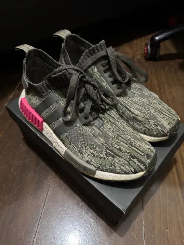 Tênis Adidas NMD_R1 Primeknit
