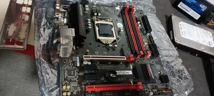 Placa mãe Gigabyte GA-B250M-Gaming 3