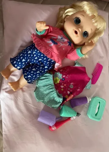Boneca Baby Alive Importada (com acessórios)