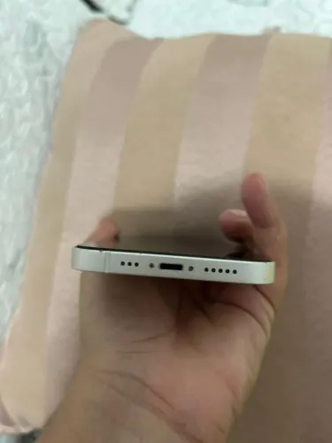 iPhone 12 conservado 