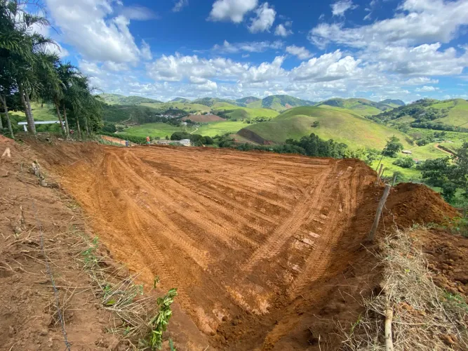 Terreno com Praça ja Feita