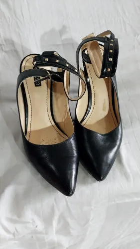 scarpin slingback da saltô em couro preto tam. 37