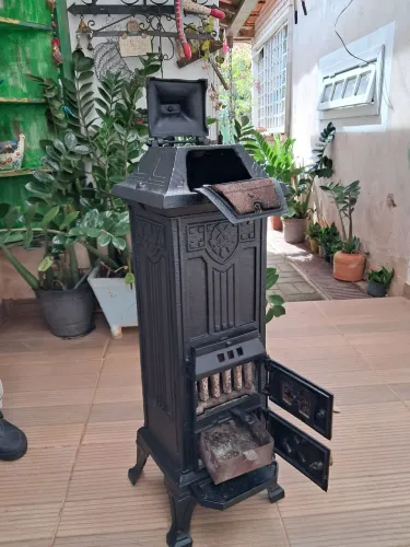 Lareira de ferro fundido 1.300