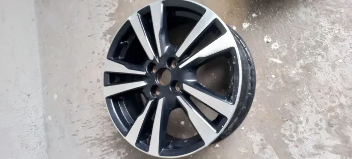 Roda de liga leve nissan kicks aro 17 original 