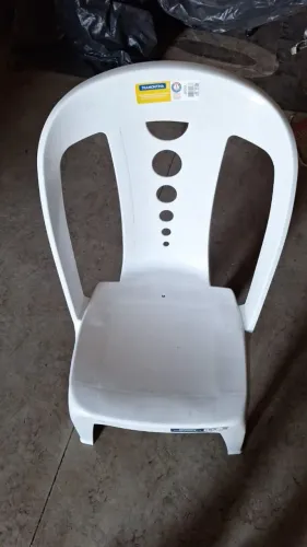 Cadeira de plástico tramotina 180Quilos