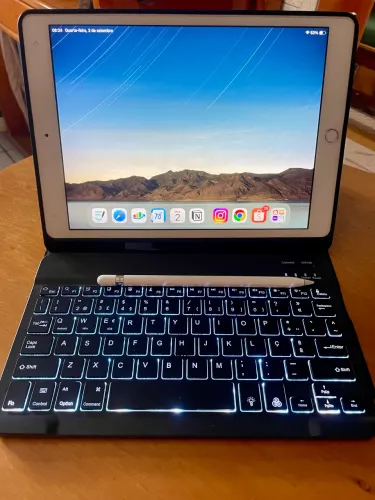 IPAD 8ª GERAÇÃO + TECLADO + CANETA APPLE