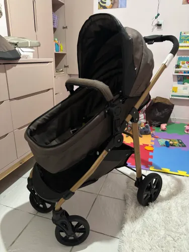 Carrinho de Bebê Galzerano + Bebê conforto 