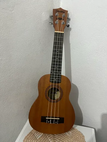 Ukulele Shelby Soprano Acústico - Ótimo Estado ?