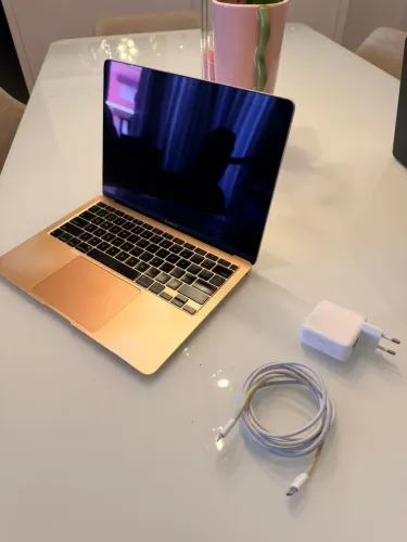 MacBook Air M1 Dourado 