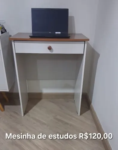 Mesinha de estudos (BAIXOU NOVAMENTE)