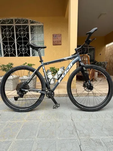 Bike Fuji SL Shimano Cues! Bicicleta extra! 