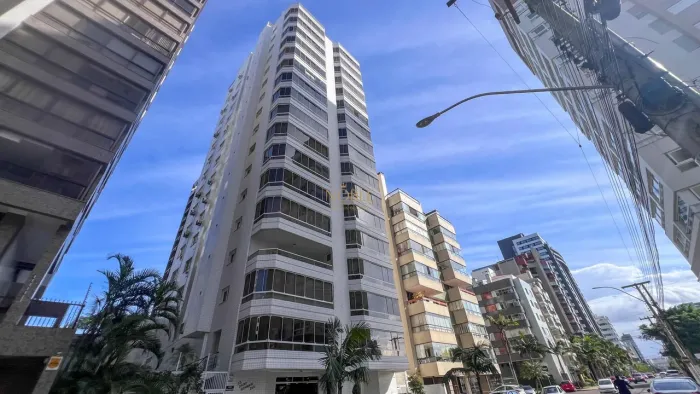 Linda Cobertura no centro de Torres!