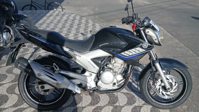 Fazer 2012 . Ótima moto com conforto e qualidade 