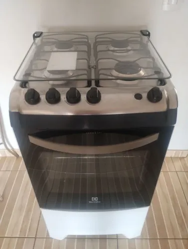 Fogão Eletrolux automático lindo -ENTREGA GRÁTIS
