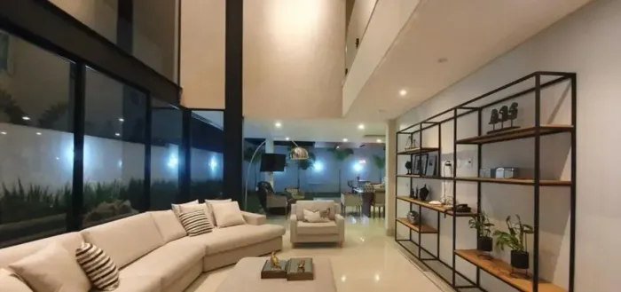 Casa mobiliada com 320m² para aluguel, Condomínio Jardins Valência, em Goiânia.