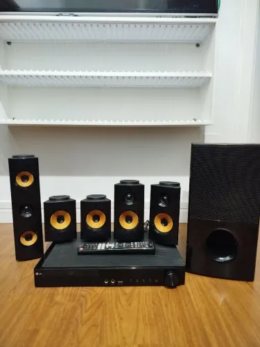 Home Theater LG LHB725W - 1200W - Estado de novo