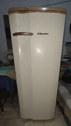 GELADEIRA ELECTROLUX - 340 LITROS