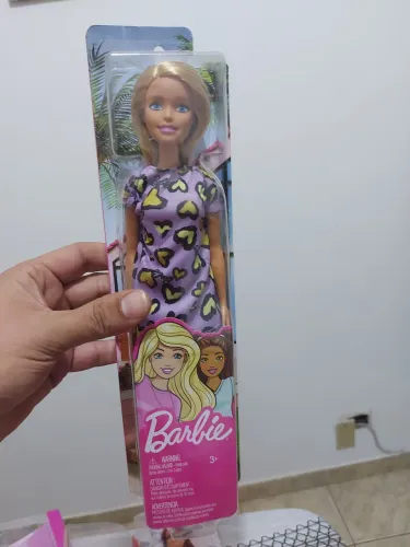 Barbie básica vestido roxo coração