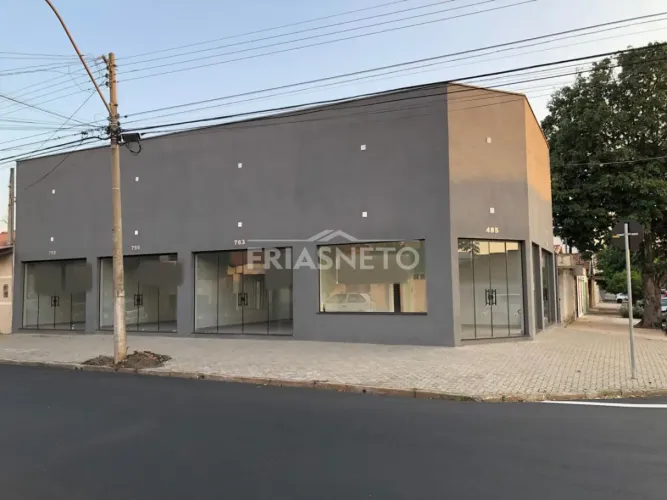 Loja pra alugar no bairro Vila Rezende em Piracicaba