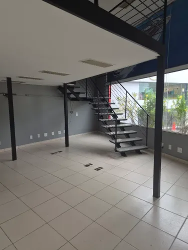 Alugo sala em prédio comercial em excelente localização