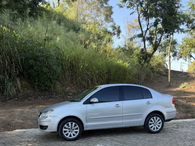 Volkswagen Polo 1.6 MI Flex 8V 4P 2011