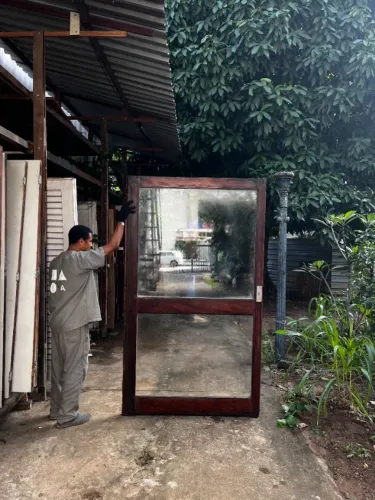 Porta com vidro e madeira maciça de correr - 124 x 215 cm - Othon Palace Hotel