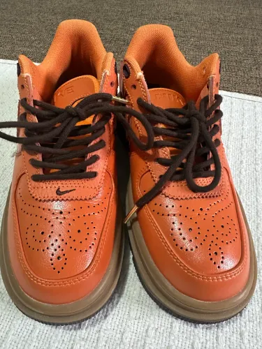 TÊNIS NIKE AIR FORCE 1 BURNT SUNRISE - Nº 39 - ORIGINAL - ESTADO DE NOVO