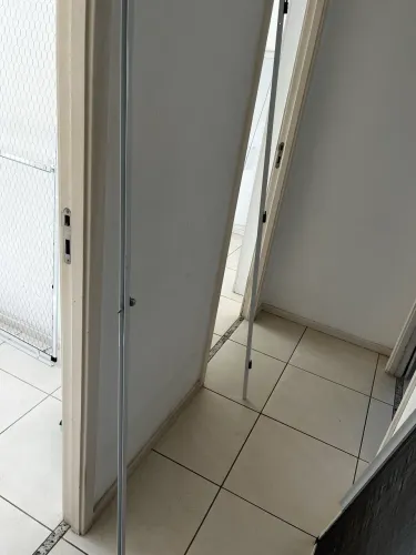 Porta telada, proteção feito sobre medida mede 2,40 altura