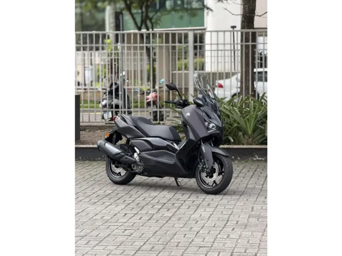 Yamaha Xmax 300 connected abs 2026
