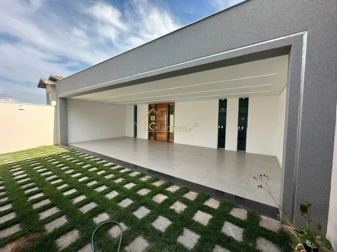 Casa à venda no bairro Monte Verde, Betim, 3 quartos, suíte, 200 m² de terreno, 3 vagas