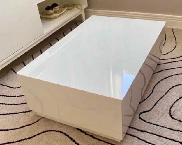 Vendo mesa de centro em vidro branca