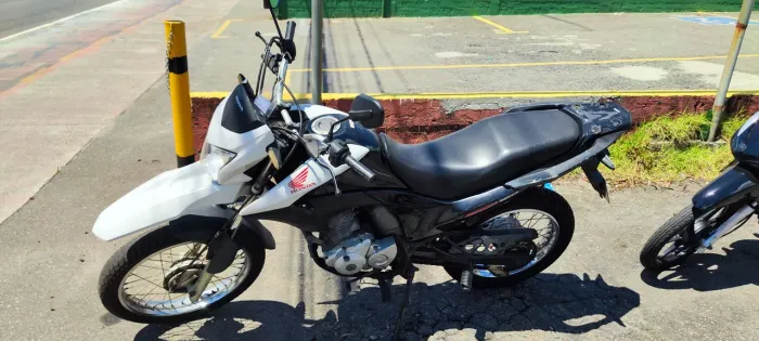HONDA BROS 160 BRANCA 2018 SHALON VEÍCULOS CARIACICA