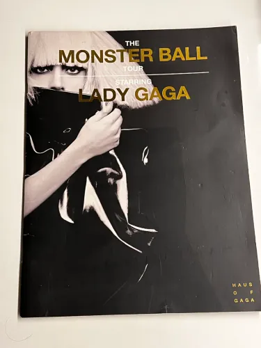 TOUR BOOK LADY GAGA THE MONSTER BALL TOUR PRIMEIRA LEVA